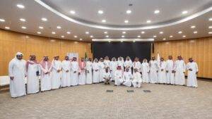 وائل الطيب مع زملائه في لجنة الإعلام والتسويق بالغرفة التجارية بمكة ، بعد إقامة ورشة آليات العمل الإعلامي لموسم الحج بالشراكة مع الهيئة العامة لتنظيم الإعلام