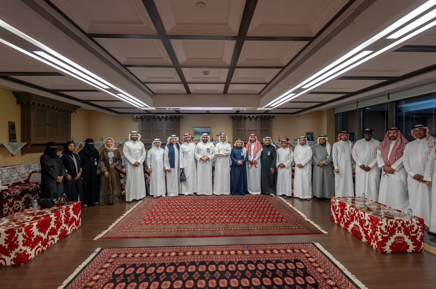 صورة جماعي لضيوف المجلس الإعلامي للجنة الإعلام والتسويق بغرفة مكة المكرمة